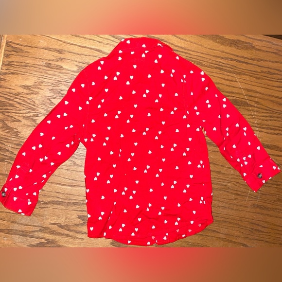 Long-sleeved button-up, red with little white hearts all over- size 3T - Picture 3 of 4